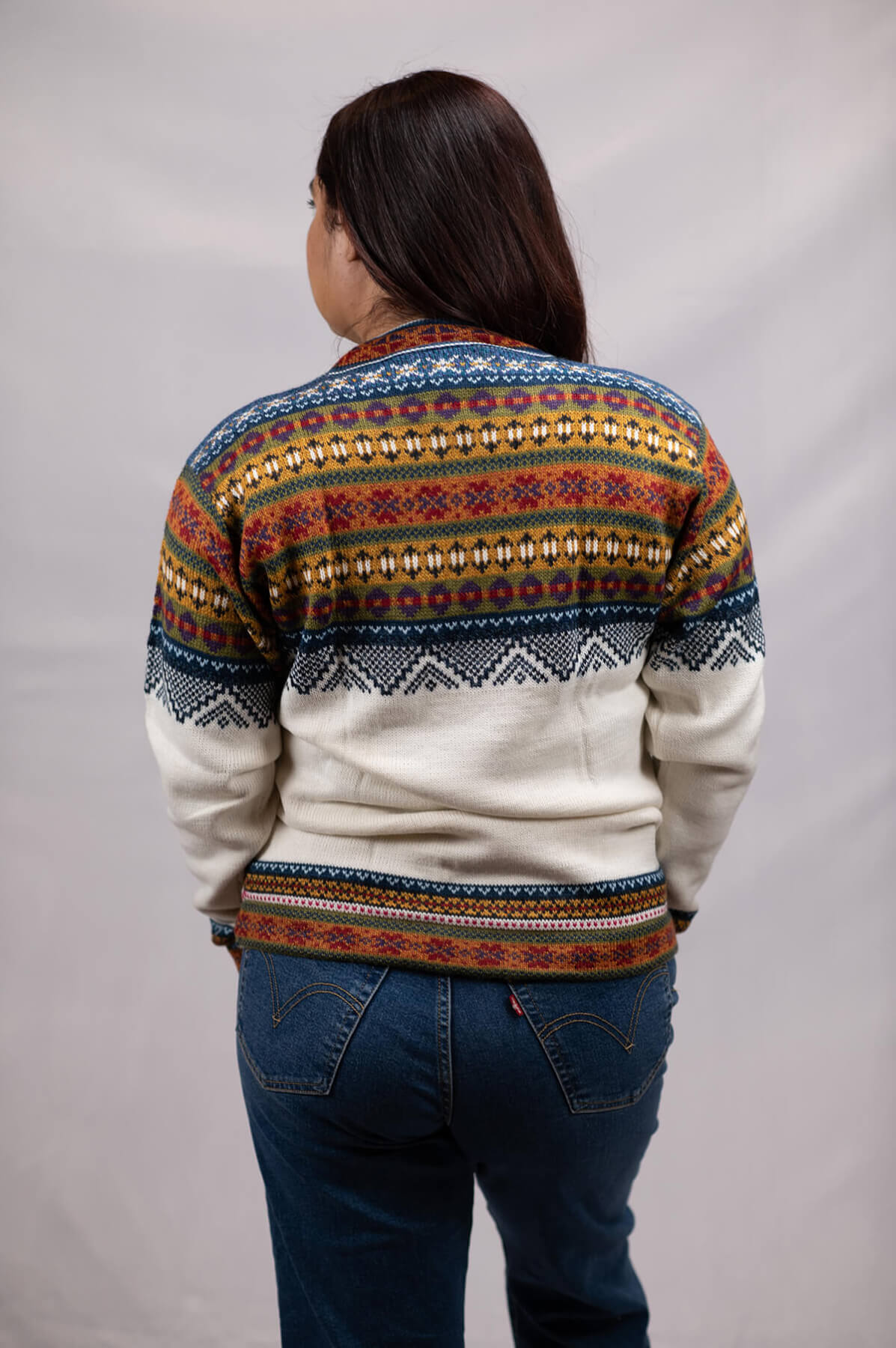 Alpaca wool sweater texture close-up - 100% Peruvian handmade quality